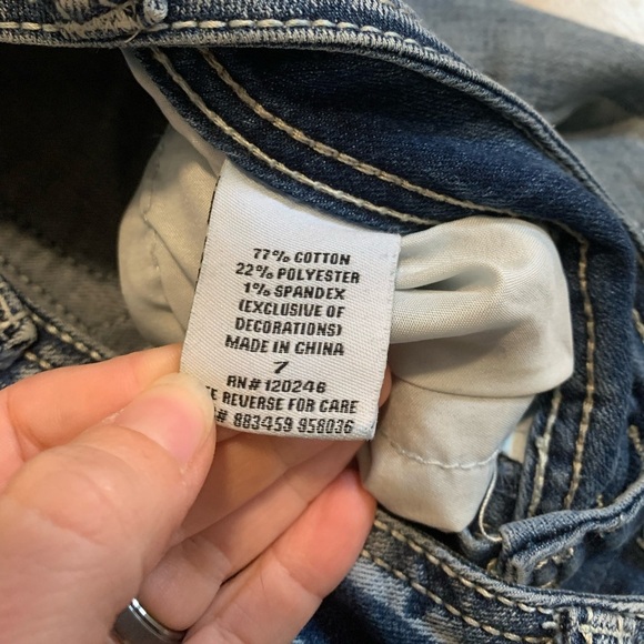 Wallflower Luscious Curvy Fit Bootcut Jeans Size 7 Embroidered Back Pockets Y2K - Picture 6 of 12